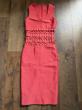 Sleeveless Coral Lace-Detail Bodycon Dress